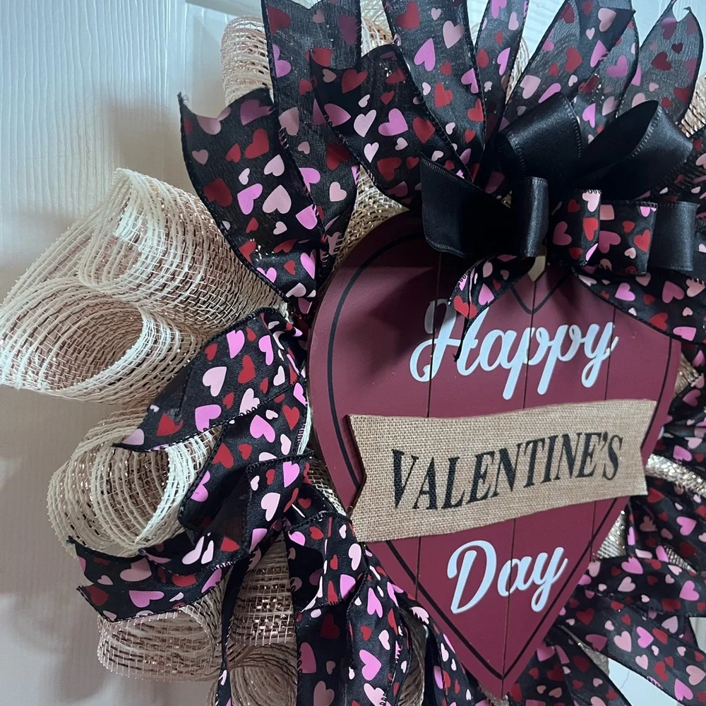 Happy Valentines Day Heart Shaped Wreath 22” Pink Red Black Indoor Or Outdoor